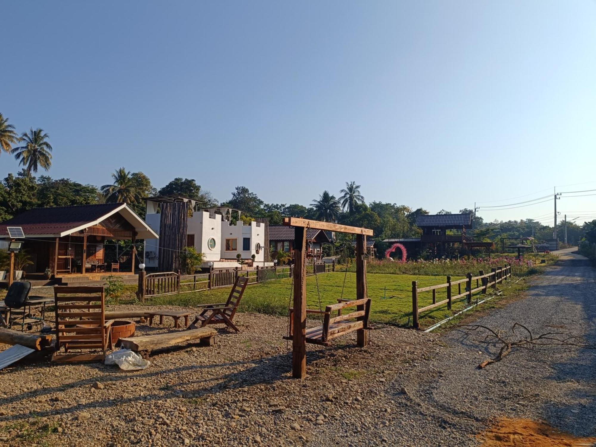 ม่วนใจ๋ปันสุข โฮมสเตย์แอนคาเฟ่ Muanjai Punsuk Homestay And Cafe Chom Thong Ngoại thất bức ảnh