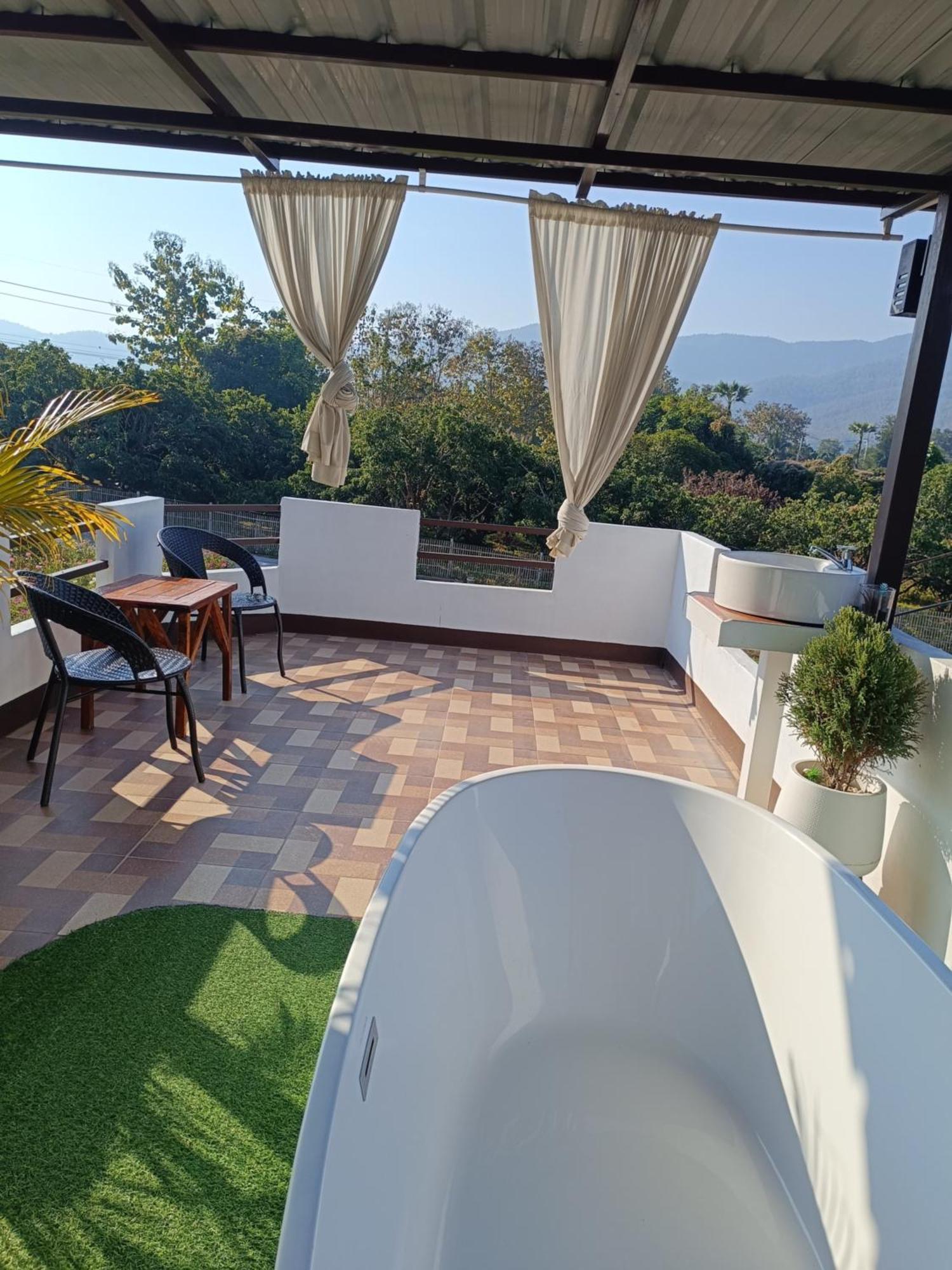 ม่วนใจ๋ปันสุข โฮมสเตย์แอนคาเฟ่ Muanjai Punsuk Homestay And Cafe Chom Thong Ngoại thất bức ảnh